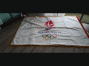 Drapeaux jeux olympiques Albertville 1992.