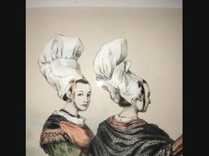 Lalaisse lithographie 19e Costumes femmes de Luc Calvados Normandie.