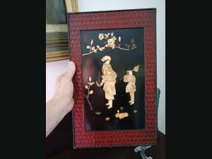 Début 20e siècle , tableau en bois laqué asiatique, avec marqueterie d os.