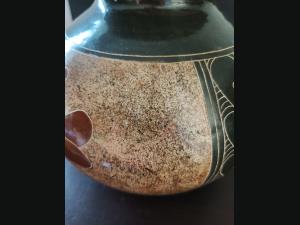 Superbe vase du Nicaragua (San Juan de Oriente), signé , travail exceptionnel.