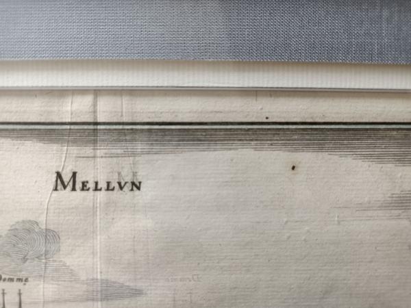 Gravure 17ème siècle ,premier tirage, colorisée ,De Mérian Matthäus "Melun"