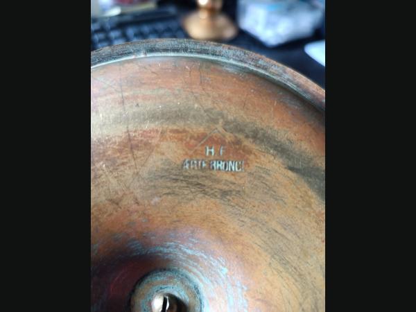 Coupelle,vide poche en bronze , Art Déco , signée Holger Fridericias , année 30.