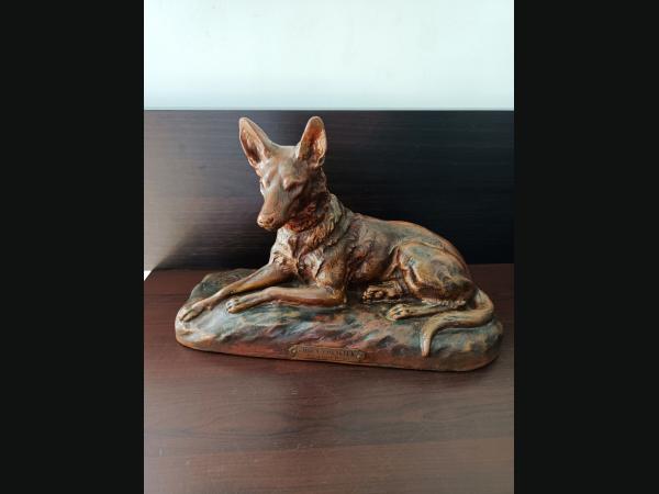 Sculpture en terre cuite double patine, Chien policier d'Emile Rouff début 20e.