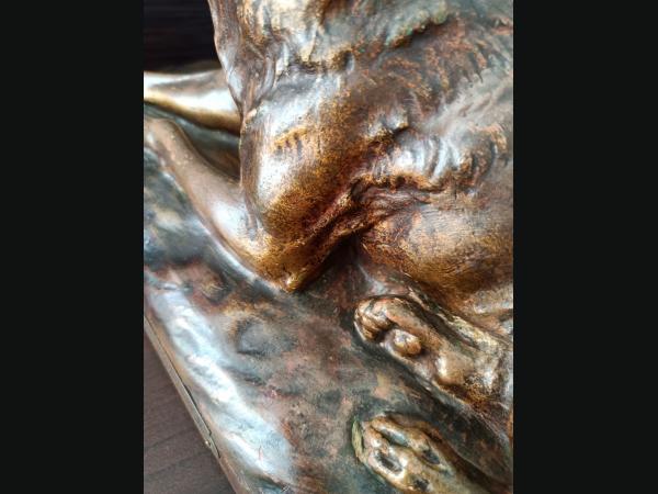Sculpture en terre cuite double patine, Chien policier d'Emile Rouff début 20e.