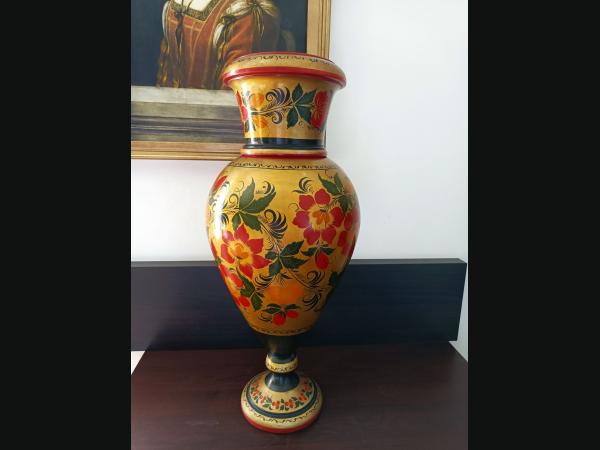 Spectaculaire vase de sol ,en bois ,"Khokhloma" décor à la main, H= 58 cm.