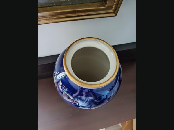 Grand vase 48 cm , Capodimonte, bleu cobalt ,de Keramos Italie,signé.
