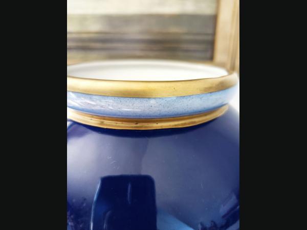Grand vase 48 cm , Capodimonte, bleu cobalt ,de Keramos Italie,signé.