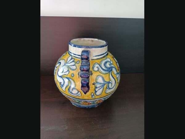 Vase , poterie Talavera (Mexique) des années 1950 avec poignées en ruban.