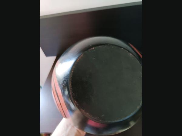 Superbe vase de créateur originaire du Pérou, années 1970 , décor de soleils.