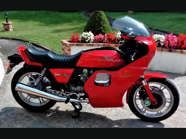 Moto Guzzi Le Mans 3