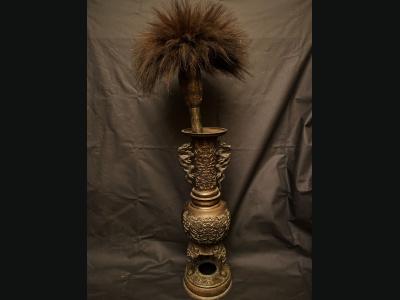 Vase tripode en bronze